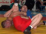 Norman Sch�nw�lder bringt Andr� Manedolg (rot, 84 kg, Freistil) in die gef�hrliche Lage. - [KLICK zum Vergr��ern!]