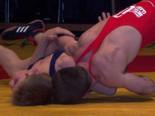 Thomas Berger (rot) rollt Benjamin Kraft (60 kg). - [KLICK zum Vergr��ern!]