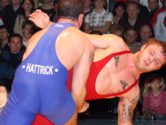 Marinov Velin Petkov hebt Dominic Frster aus. - [KLICK zum Vergrern!]