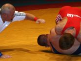 10.10.: Beinahe kann RVT-Nachwuchsathlet Kevin Mehlhorn einen Schultersieg gegen den Ungarn Attila Drechsler landen.
