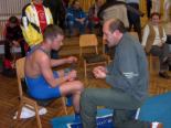 Chris Paetzold in der Pause mit Trainer Jochen Schwarzer. - [KLICK zum Vergr��ern!]