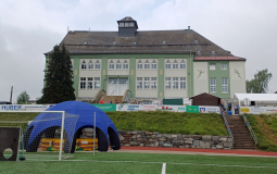 02-Vom Rasen aus