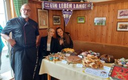 10c-Maestro mit Kuchenladies