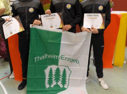 IMG 2334 Siegerbild Flagge Rafael Vin Nic