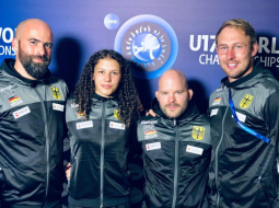 Naemi mit Coaches Physio