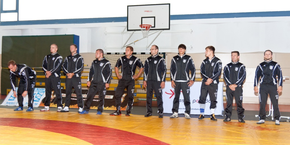 tl_files/rvt/images/Regionalliga/120825Potsdam-Th/2991-TEAM-Aufstellung.jpg